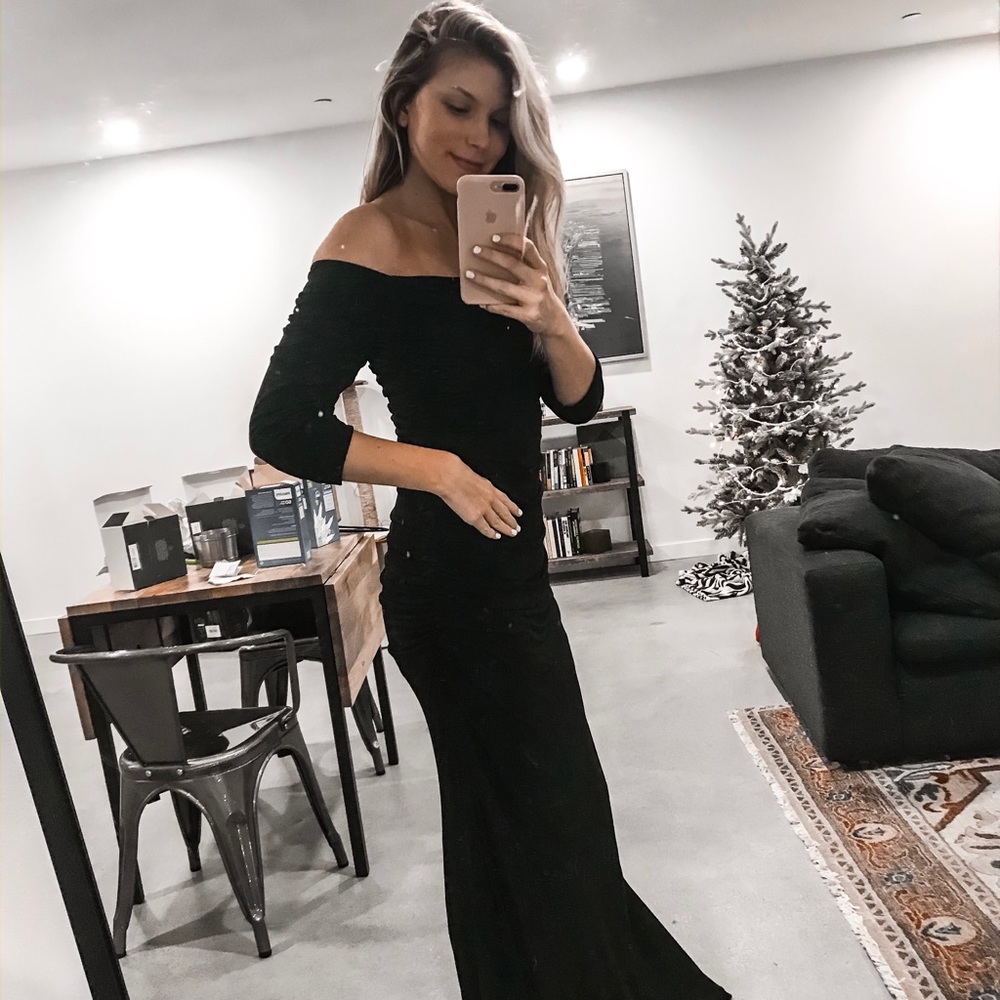 Badgely Mischka Black Cold Shoulder Gown